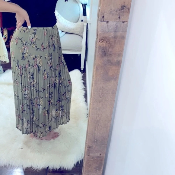 Vintage floral pleated maxi skirt size large - Picture 2 of 7